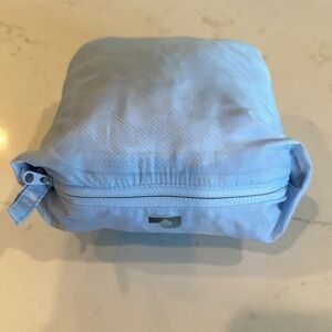 Women's Columbia Titanium Travel Packable Rain Coat with Storage Pouch !